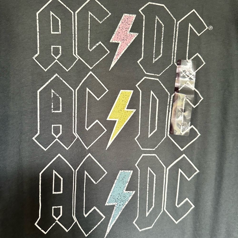 AC/DC Logo T-Shirt in Gray and Pastels NWT - Picture 2 of 3